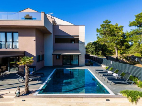 Apartments Villa Royal